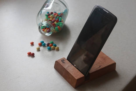 نگهدارنده موبایل چوبی